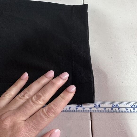 BCBG Tie Waist Wide Leg Pull On Black Cropped Pants Culottes Size Large Hi Rise - Picture 5 of 10